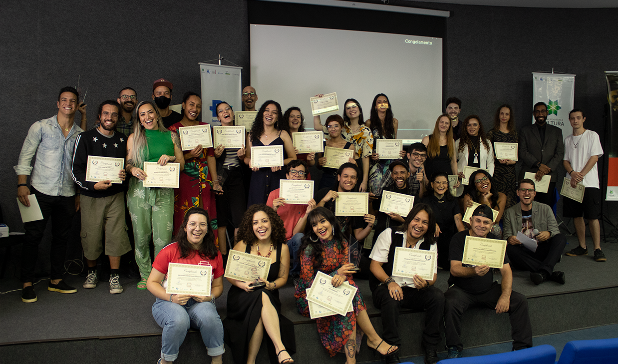 Formatura dos alunos do cinema e literatura, nosso curso de produção filmes para jovens.